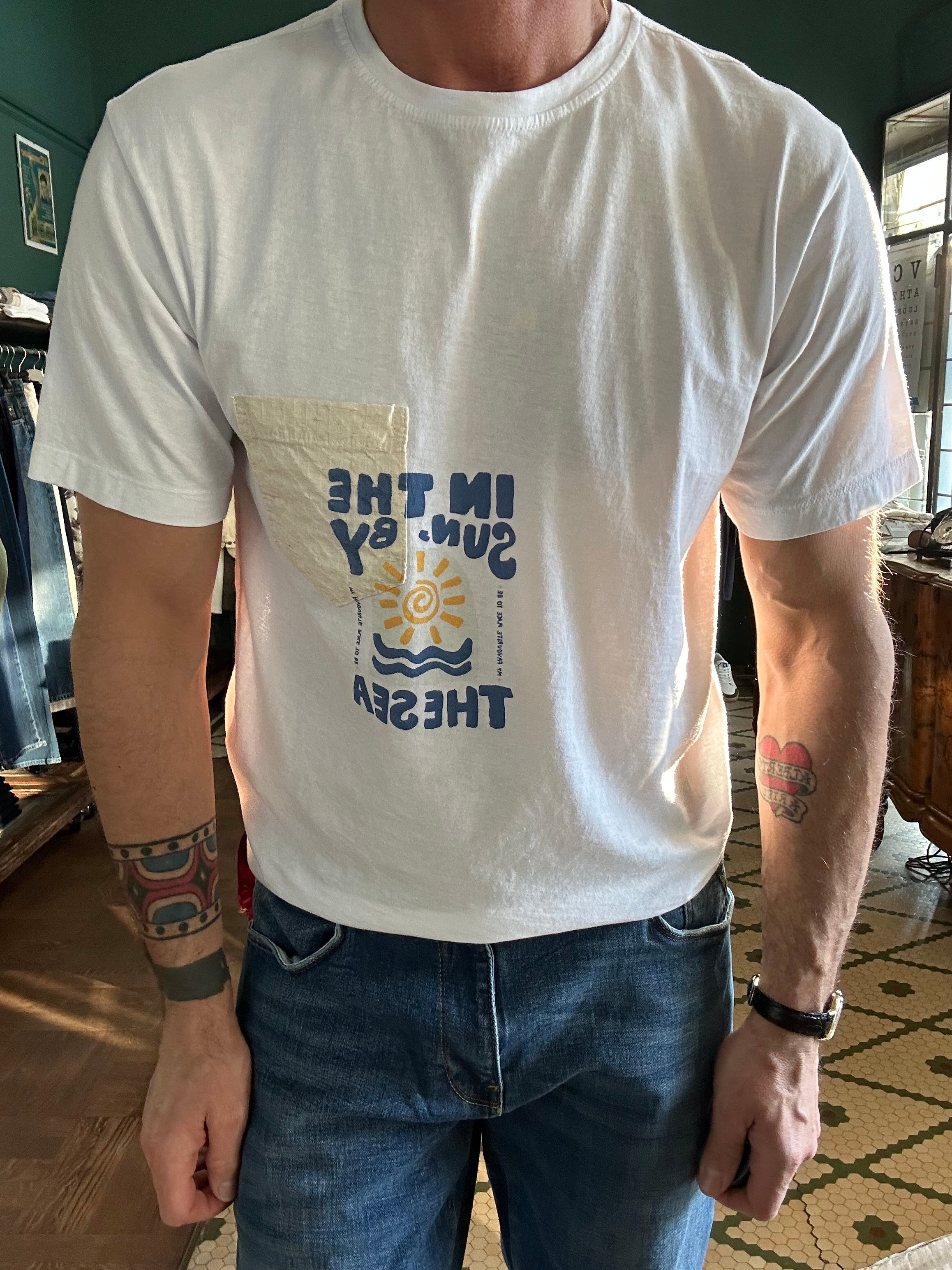 T-shirt koon “in the Sun” con taschino