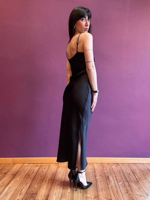 Abito con scollo drappeggiato