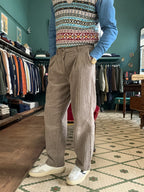 Pantalone chino con pence in velluto roccia