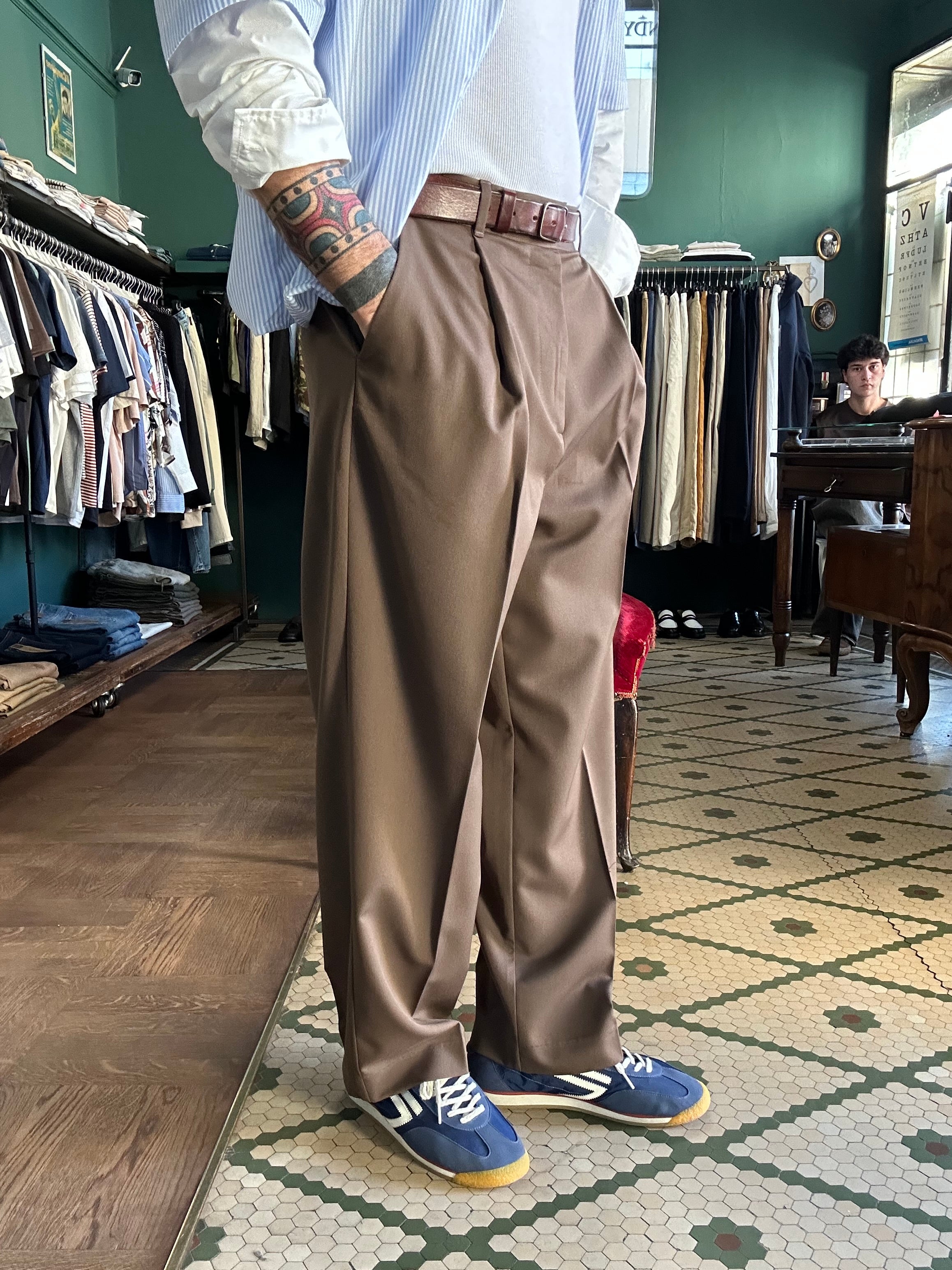 Pantalone con pence loose fit