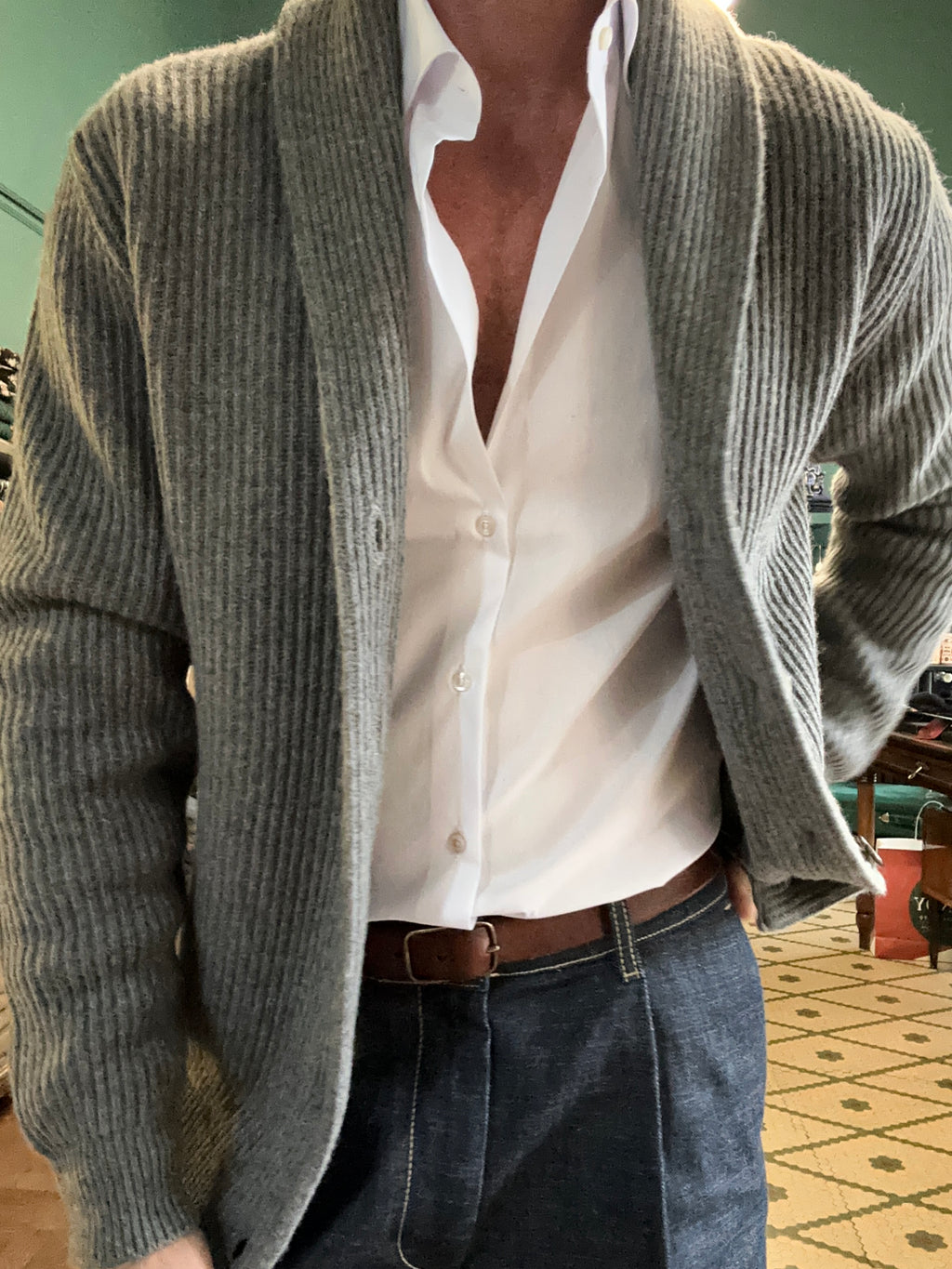 Cardigan sciallato in lana a coste