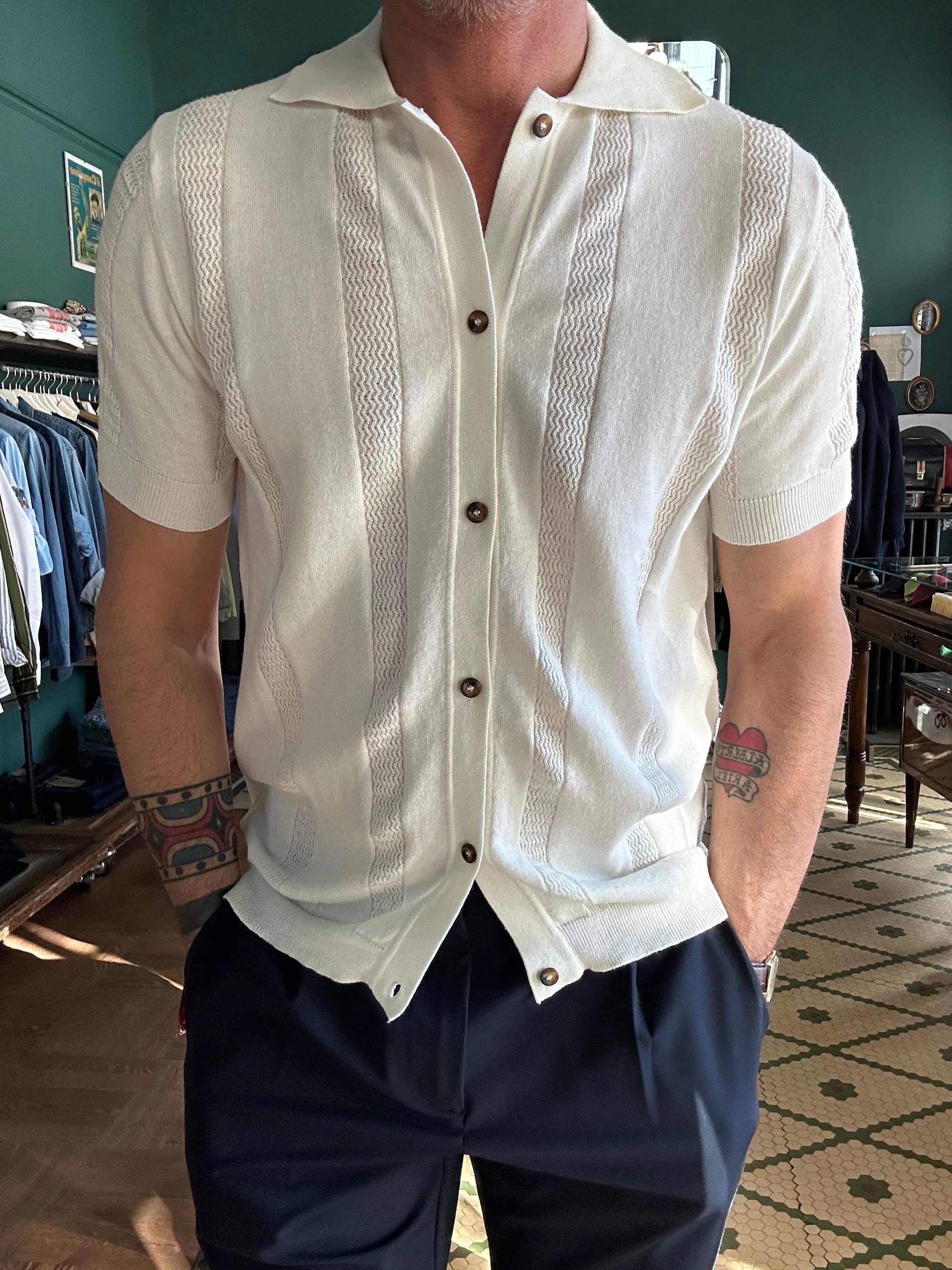 Polo camicia con ricami panna