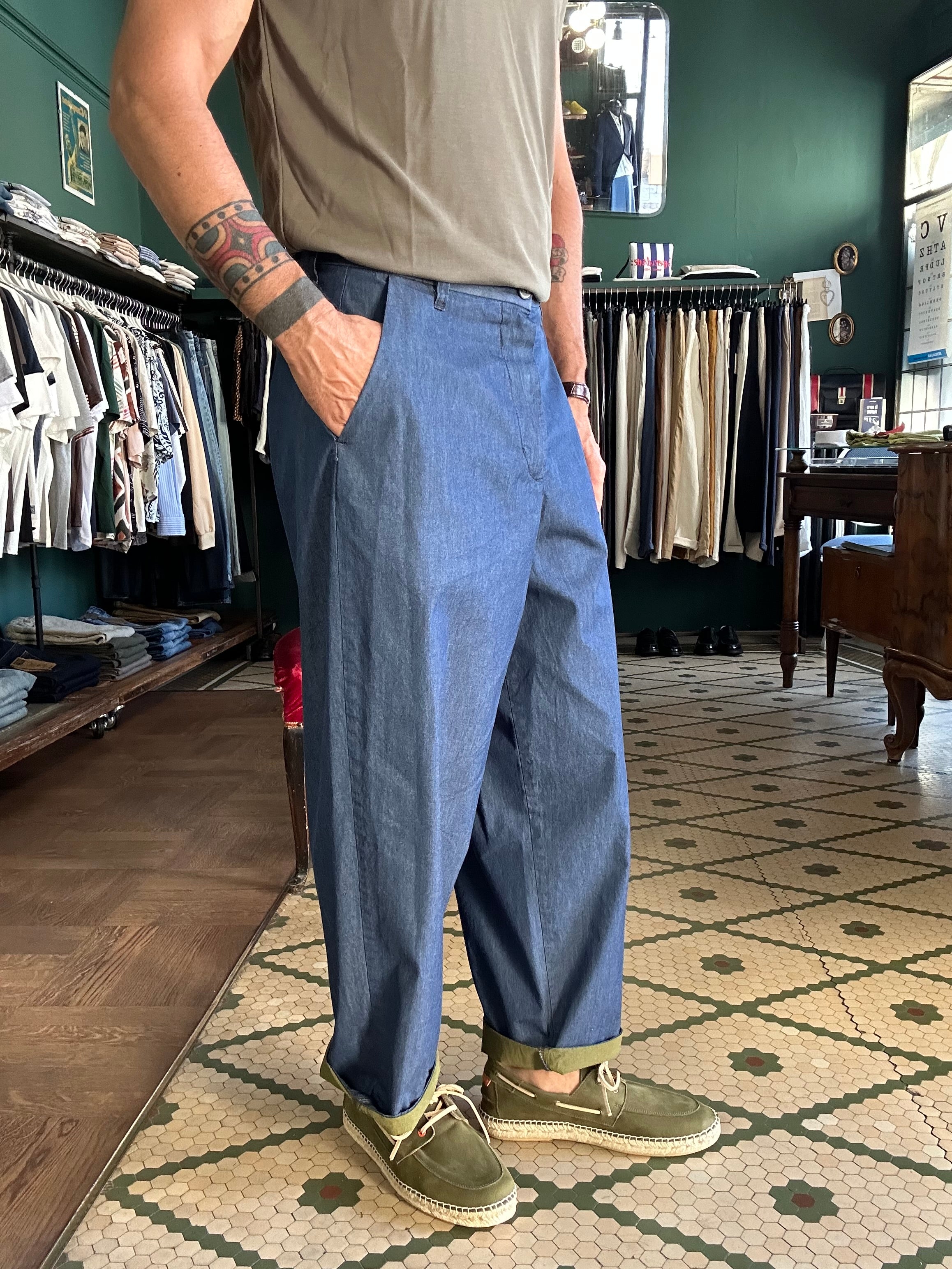 Pantalone vestibilitá comoda in chambray