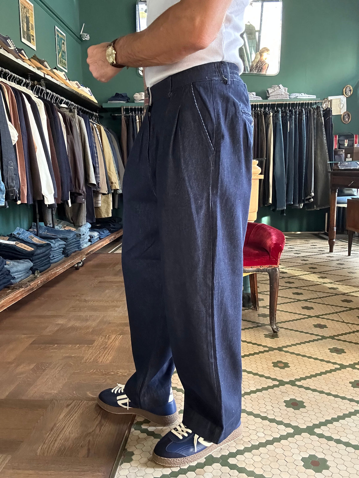 Jeans over tasca america