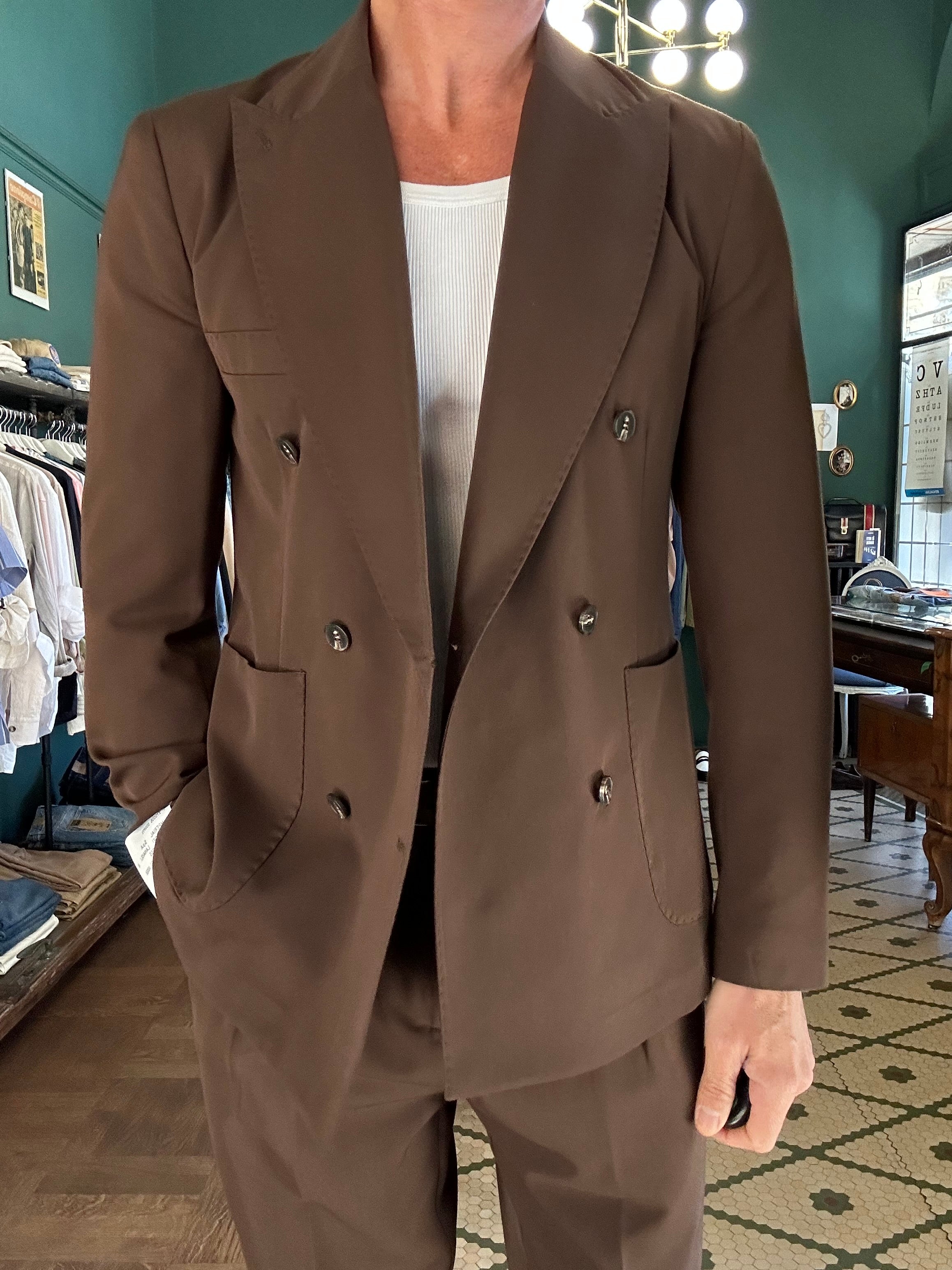 Abito doppiopetto marrone Made in italy