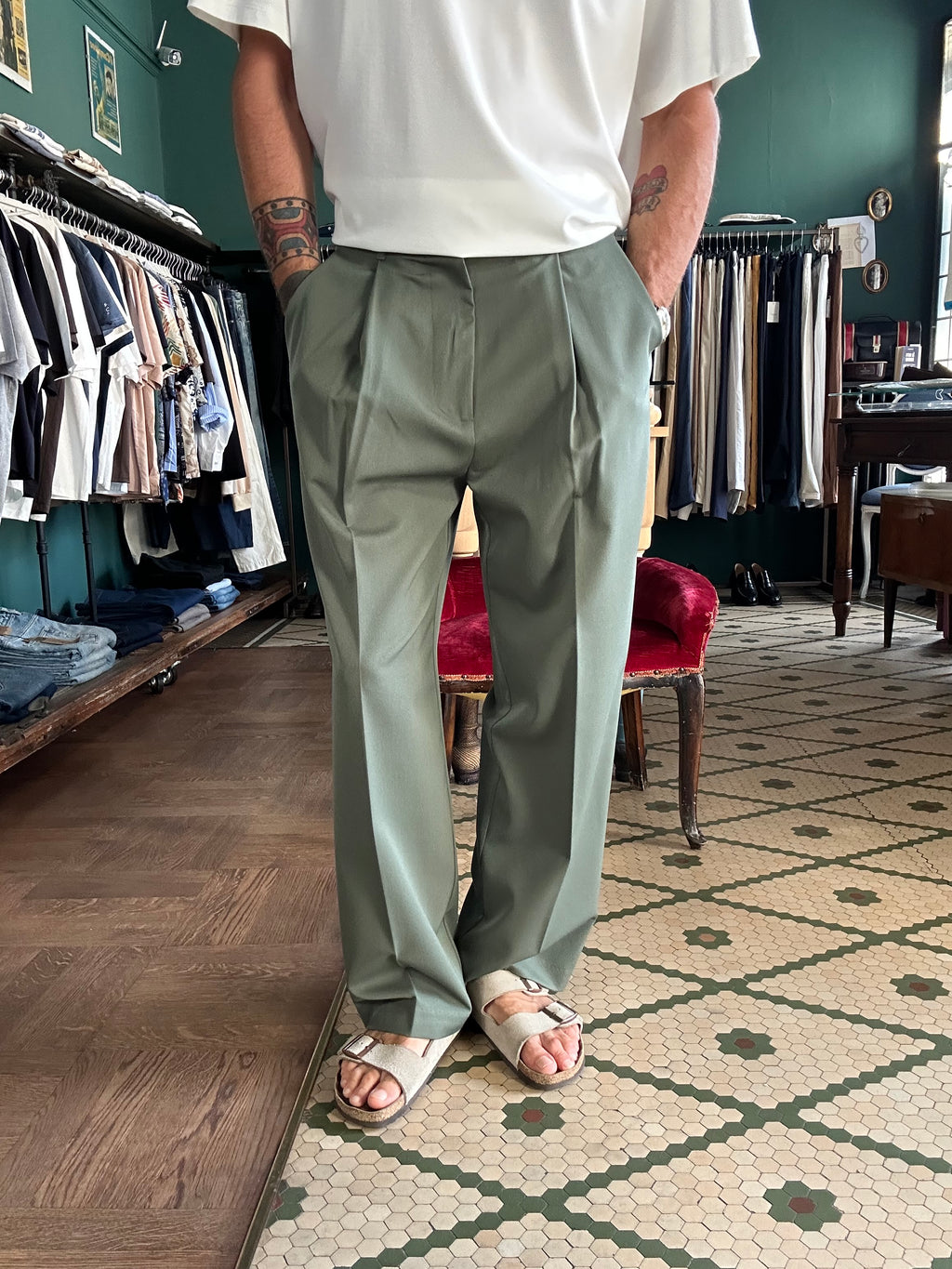 Pantalone con pence loose fit