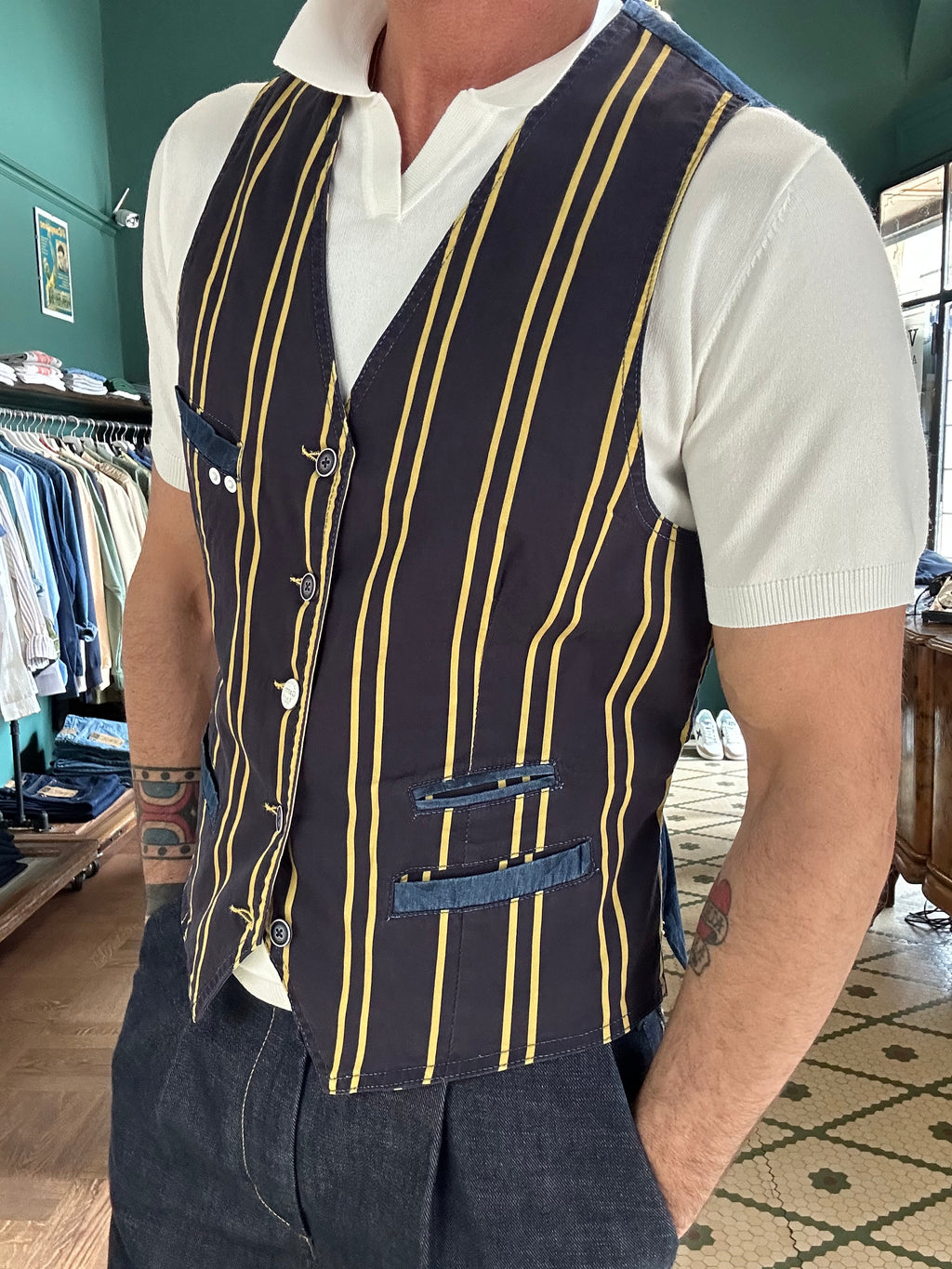 Garry's Earth striped yellow gilet