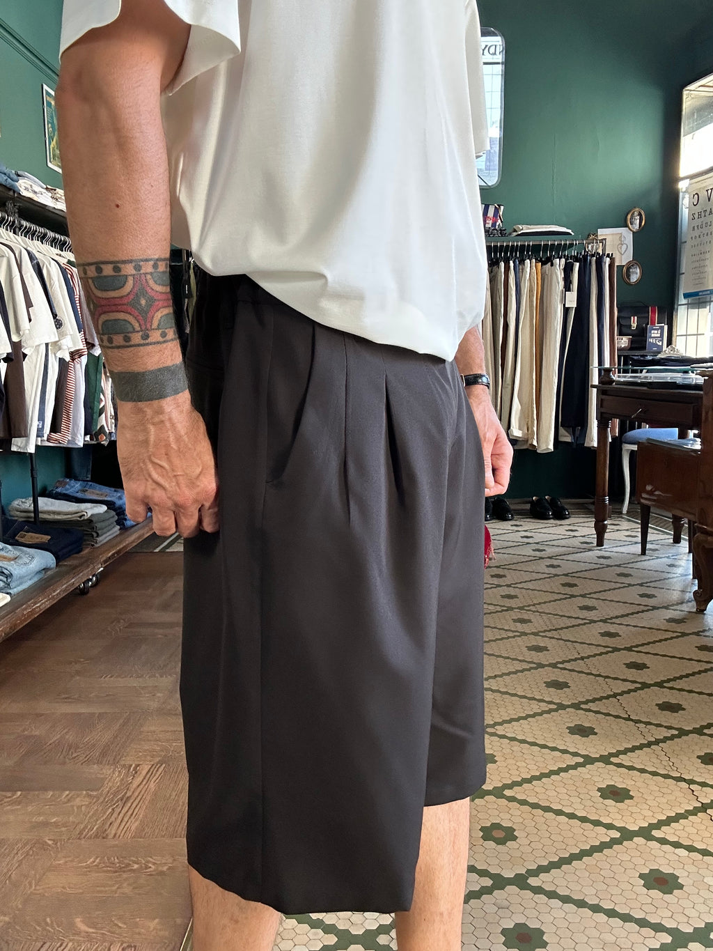 Bermuda oversize con pence Made in Italiy
