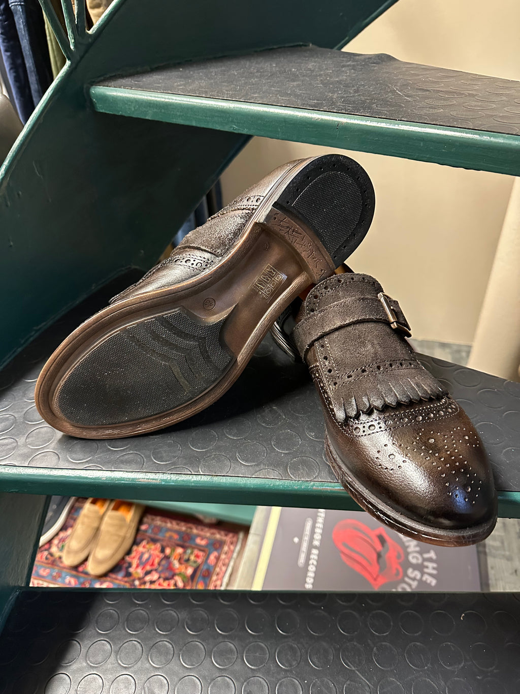 Scarpa morea con fibia e frange