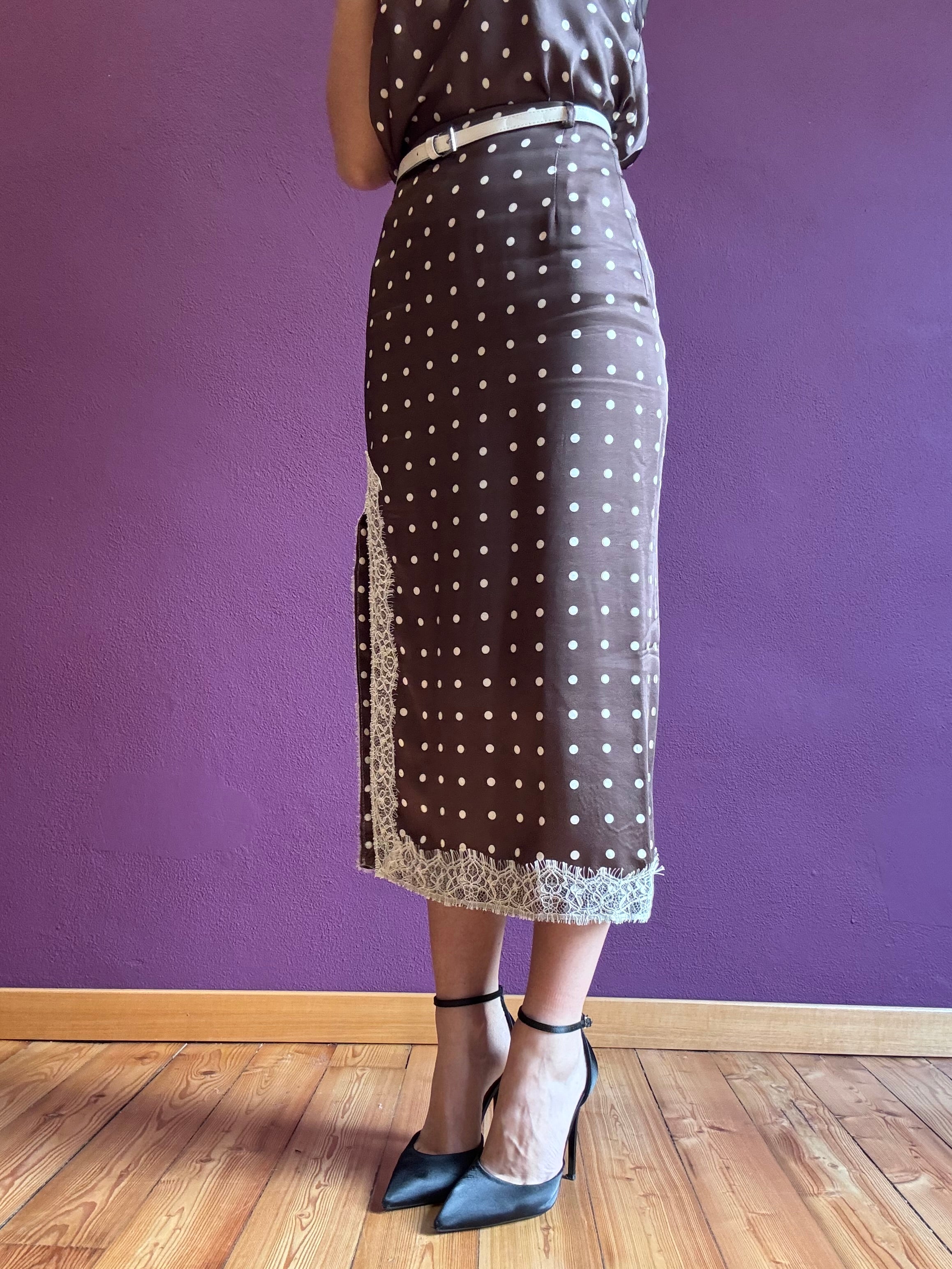 Gonna longuette satin moro a pois con dettagli in pizzo