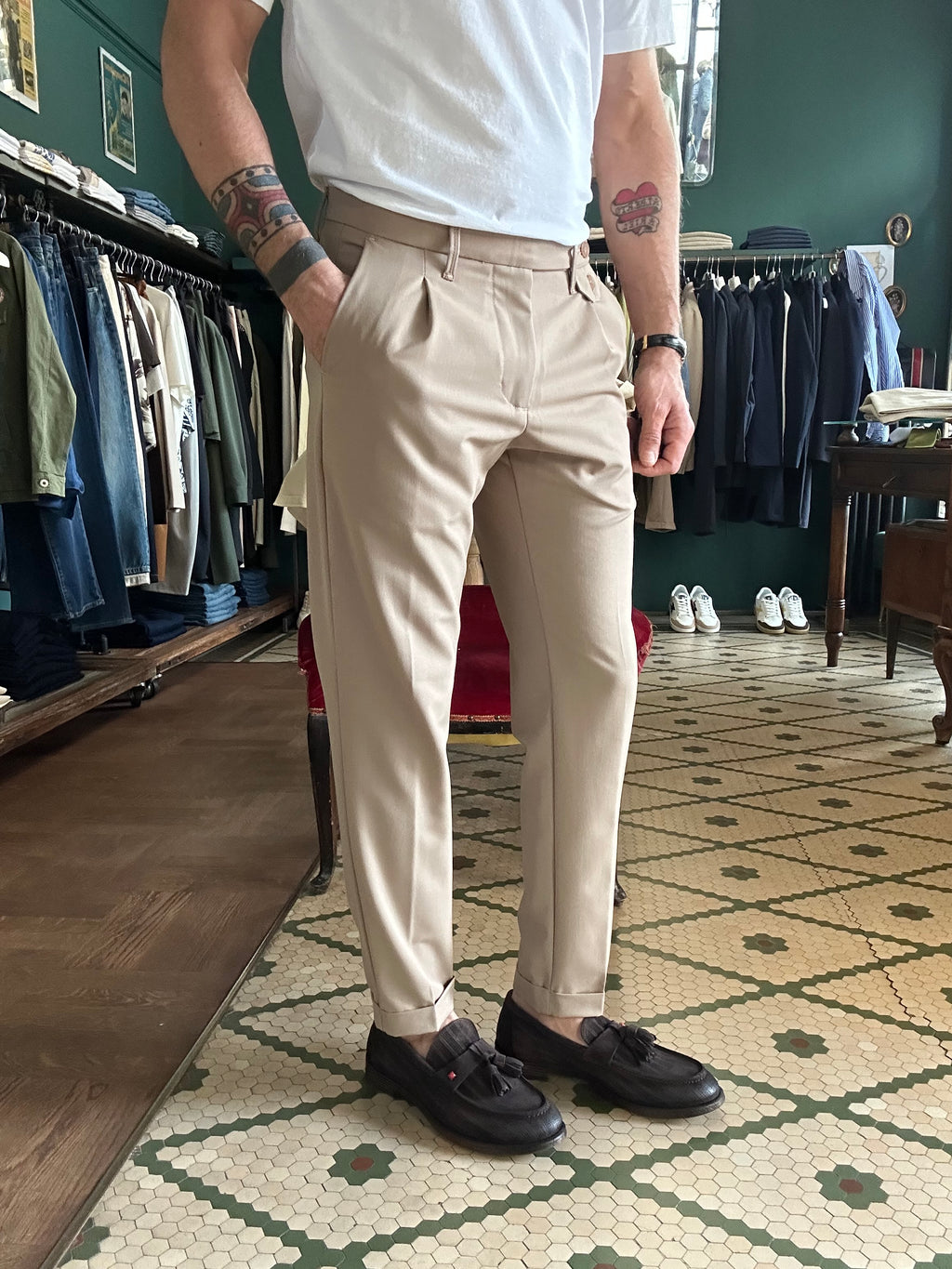 Pantalone Fellini con pence beige
