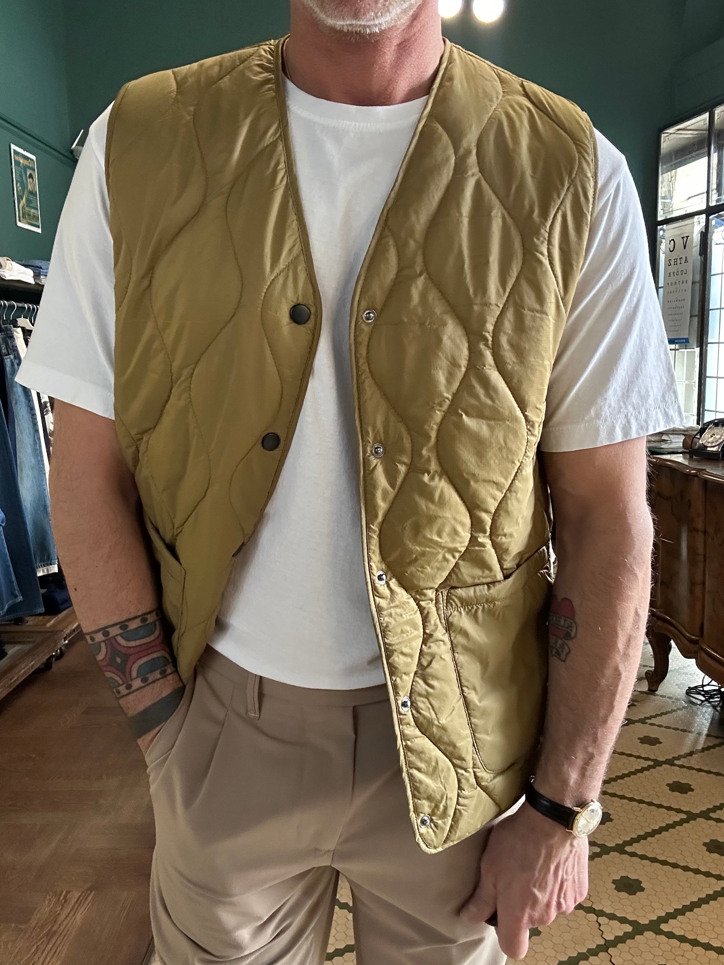 Gilet trapuntato fango