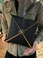 Borsa a tracolla in cuoio fiorentino modello design artigianale