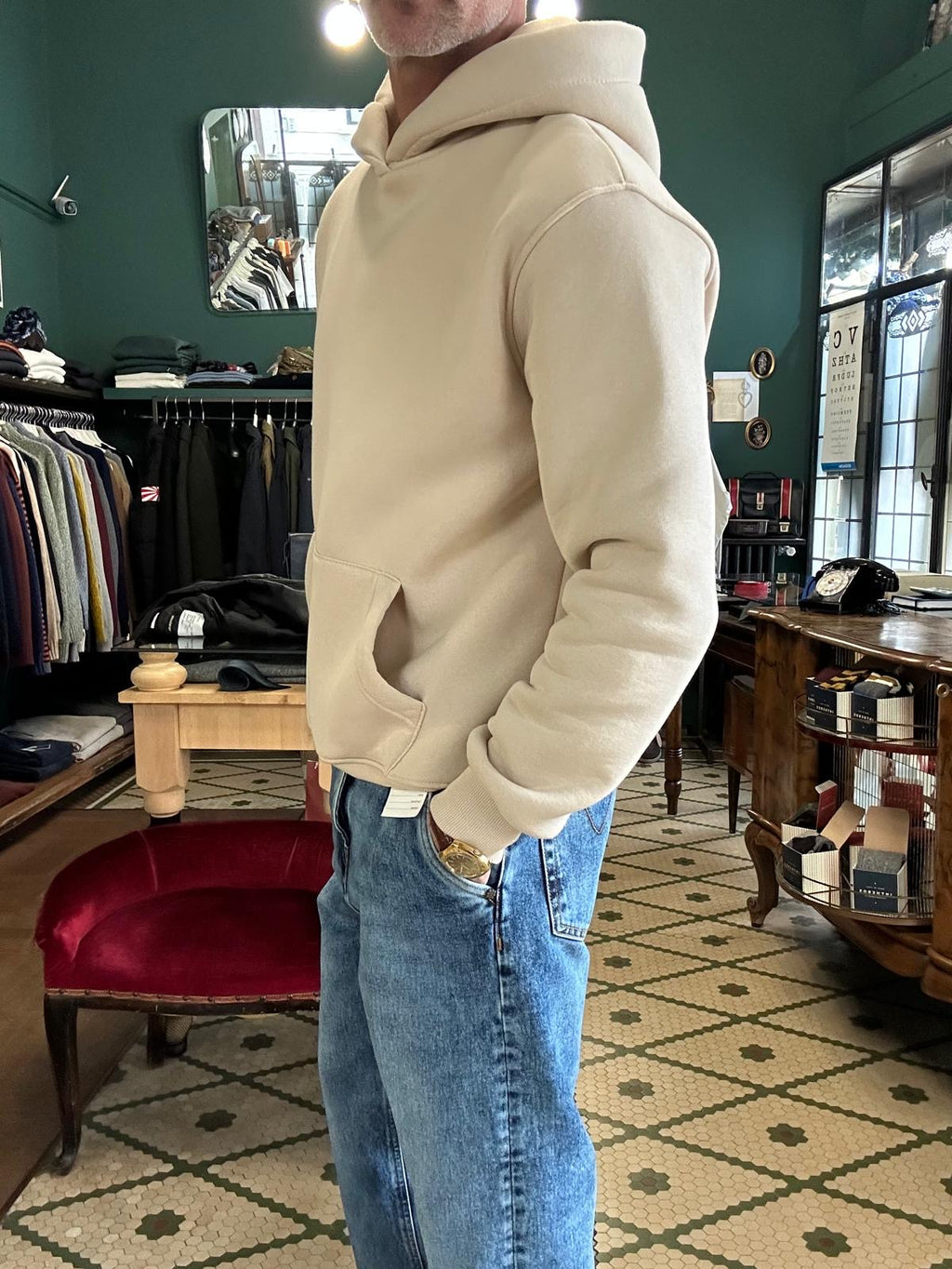 Felpa con cappuccio e marsupio