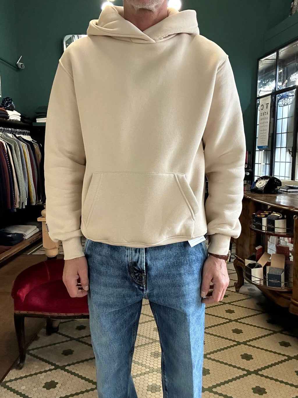 Felpa con cappuccio e marsupio