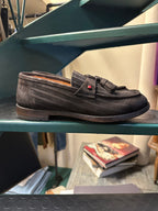 Mocassino scamosciato con nappine