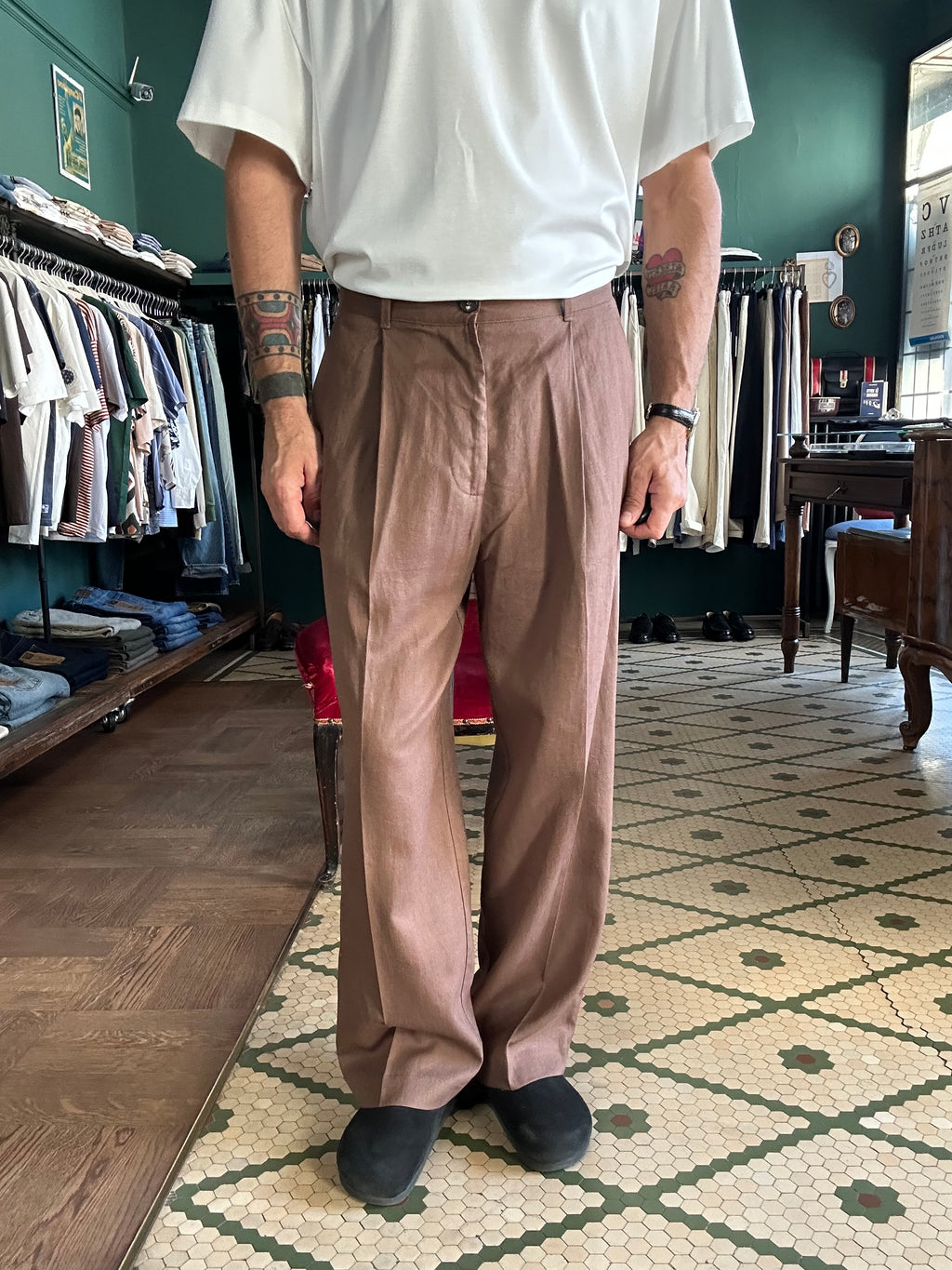 Pantalone loose fit con pence in misto Lino