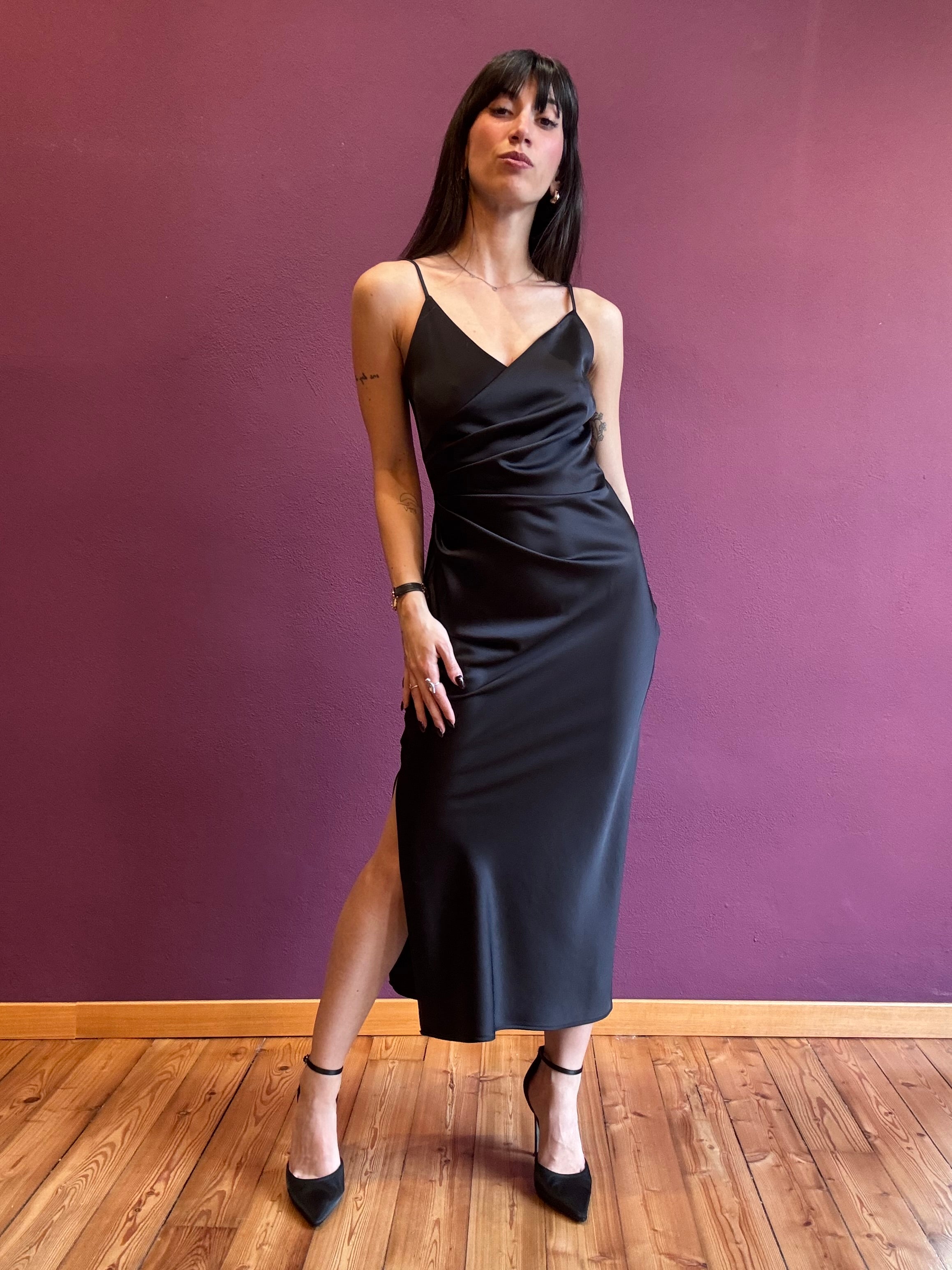 Abito con scollo drappeggiato