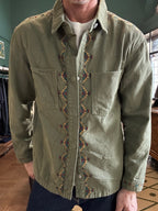 Overshirt con ricami indy