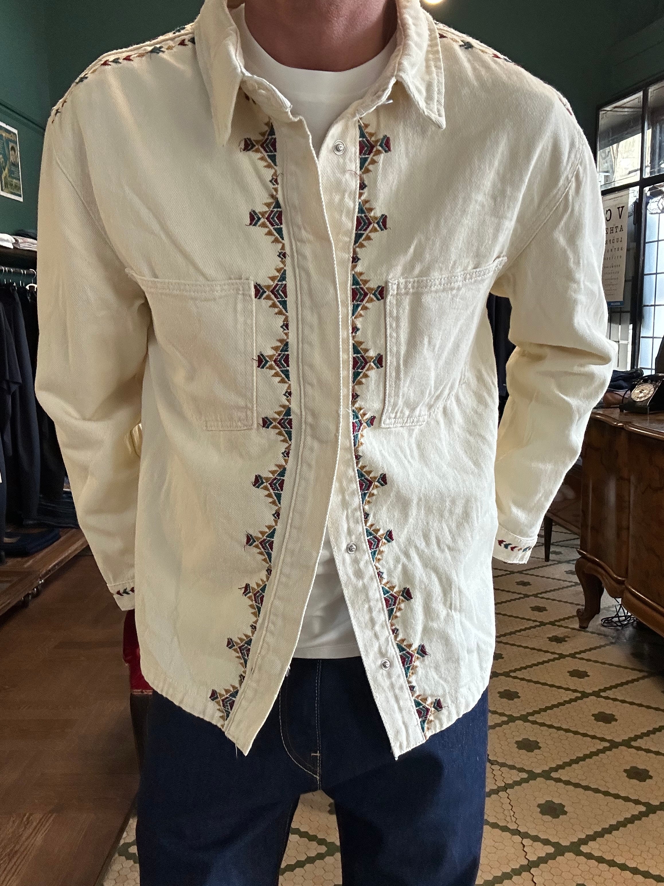 Overshirt con ricami indy