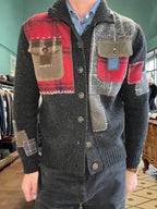 Wollstrickjacke mit Aufnäher