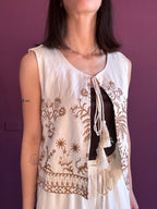 Gilet effetto lino con ricami