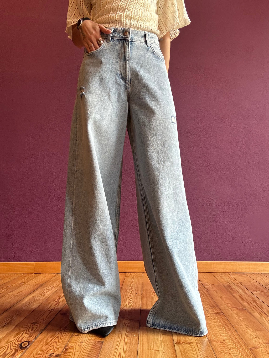 Baggy ripped jeans
