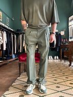 Pantalone con pence regular fit