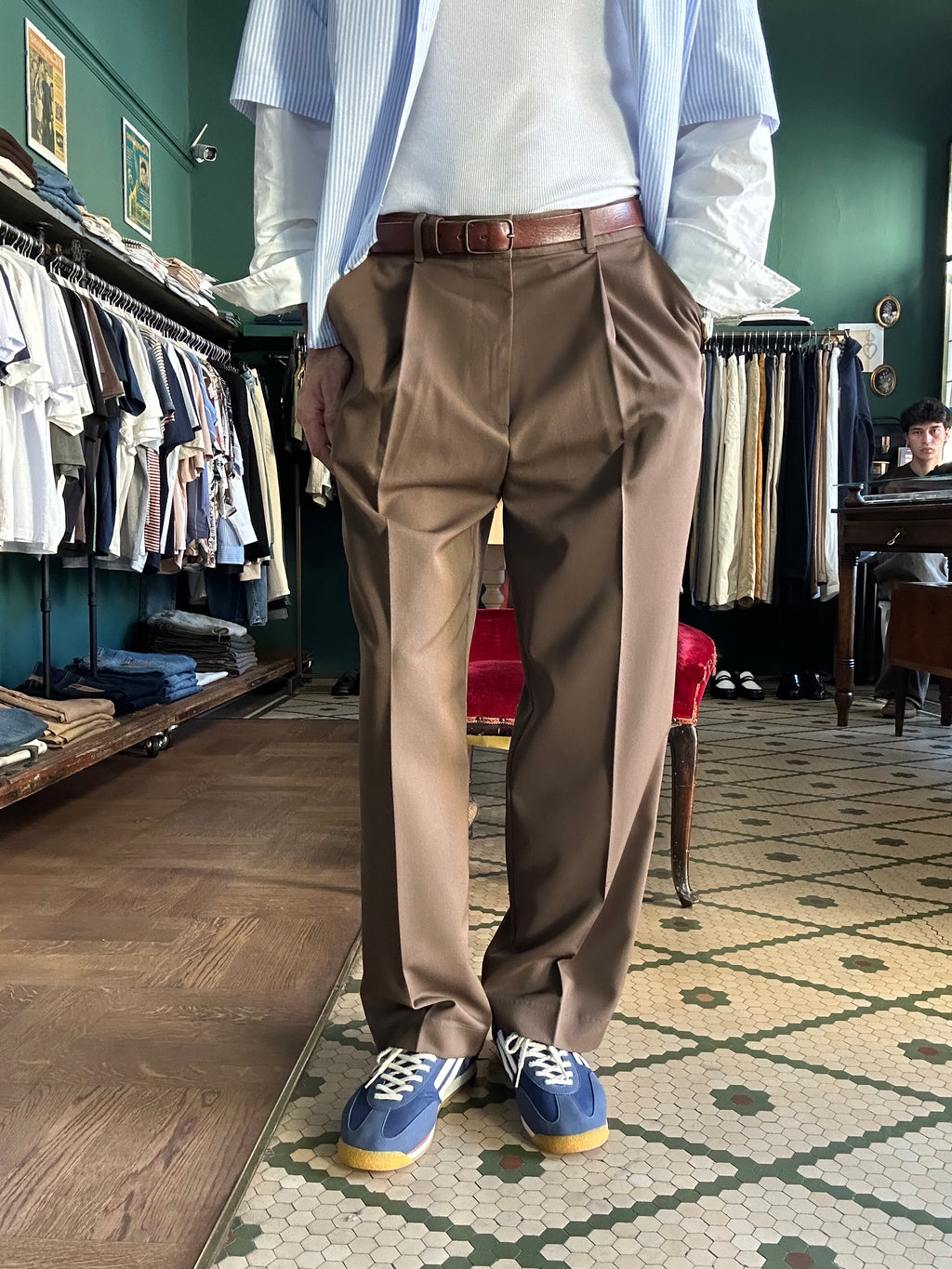 Pantalone con pence loose fit