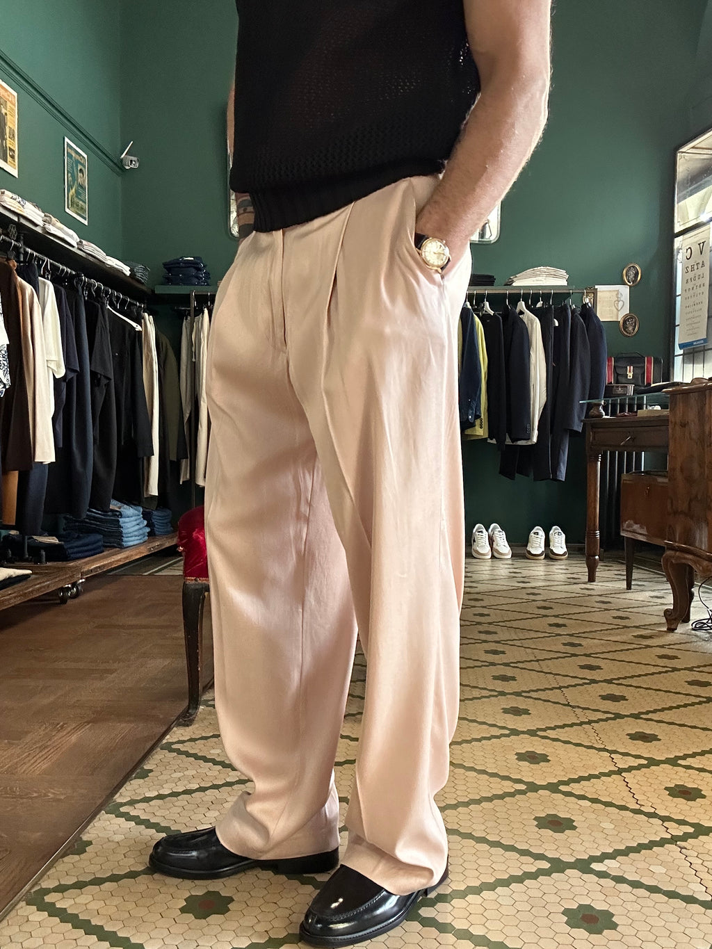 Pantalone baggy effetto seta