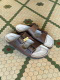 Oiled leather sandal