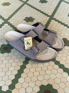 Vegan leather Hawaii sandal