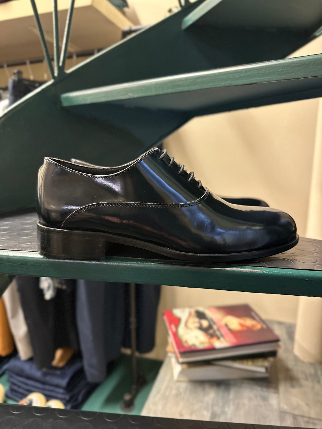 Brushed brogue with leather sole
