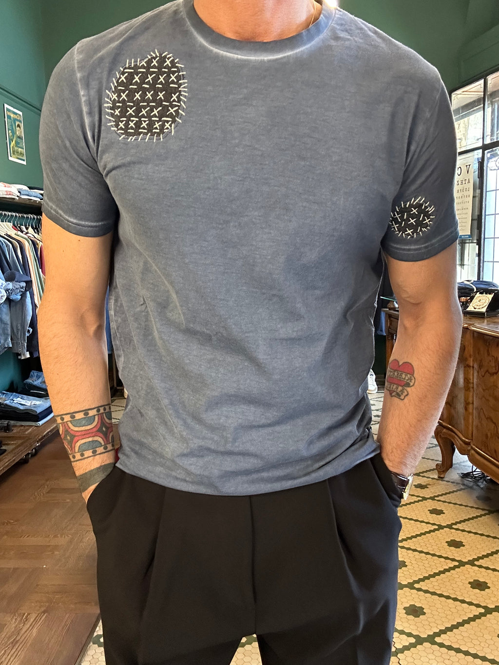 Garry's Earth t-shirt with embroidery