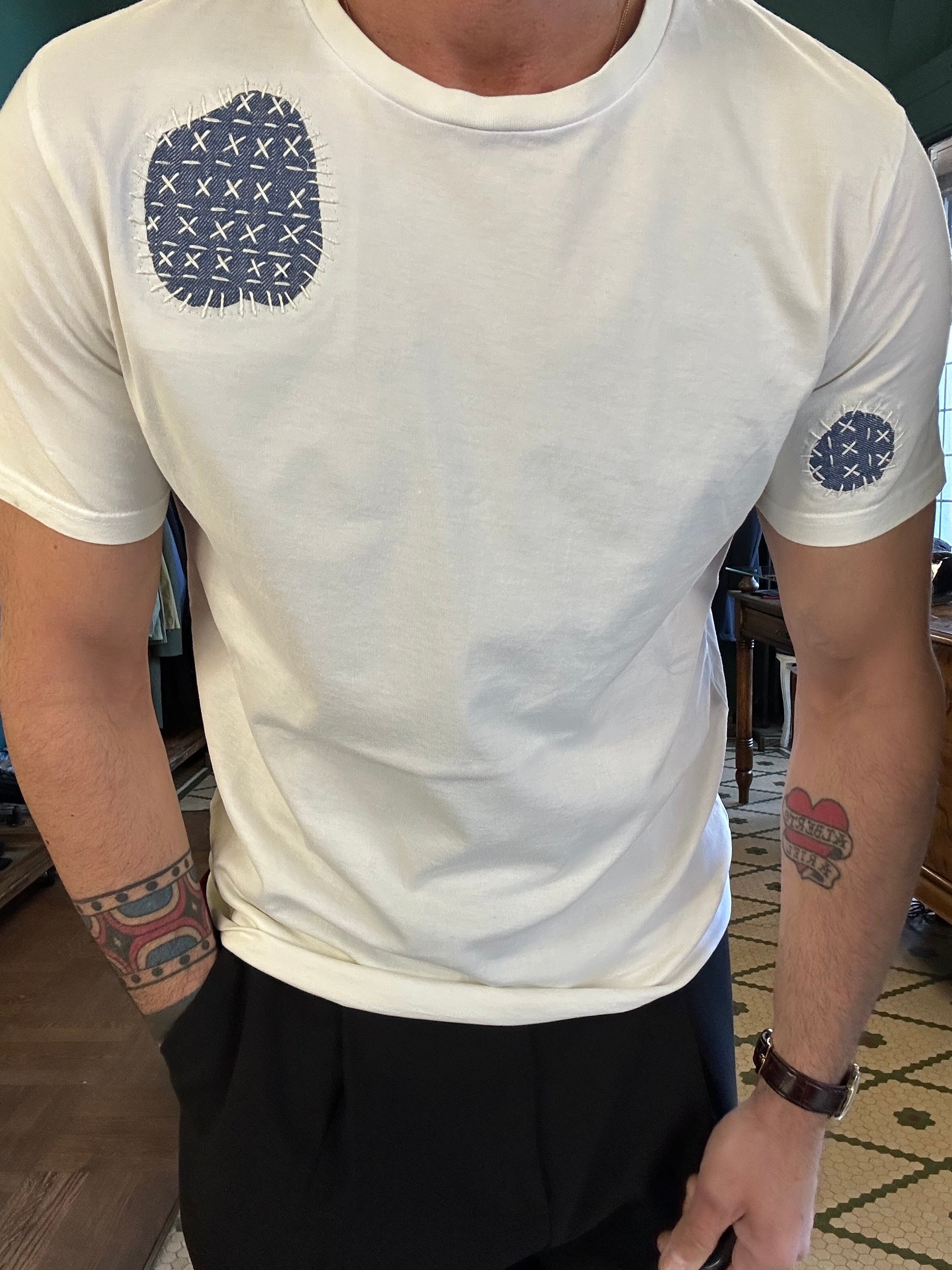 Garry's Earth t-shirt with embroidery