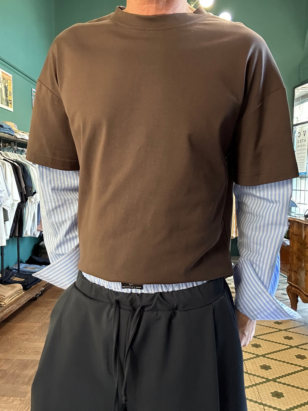 T-shirt oversize con dettaglio maniche camicia