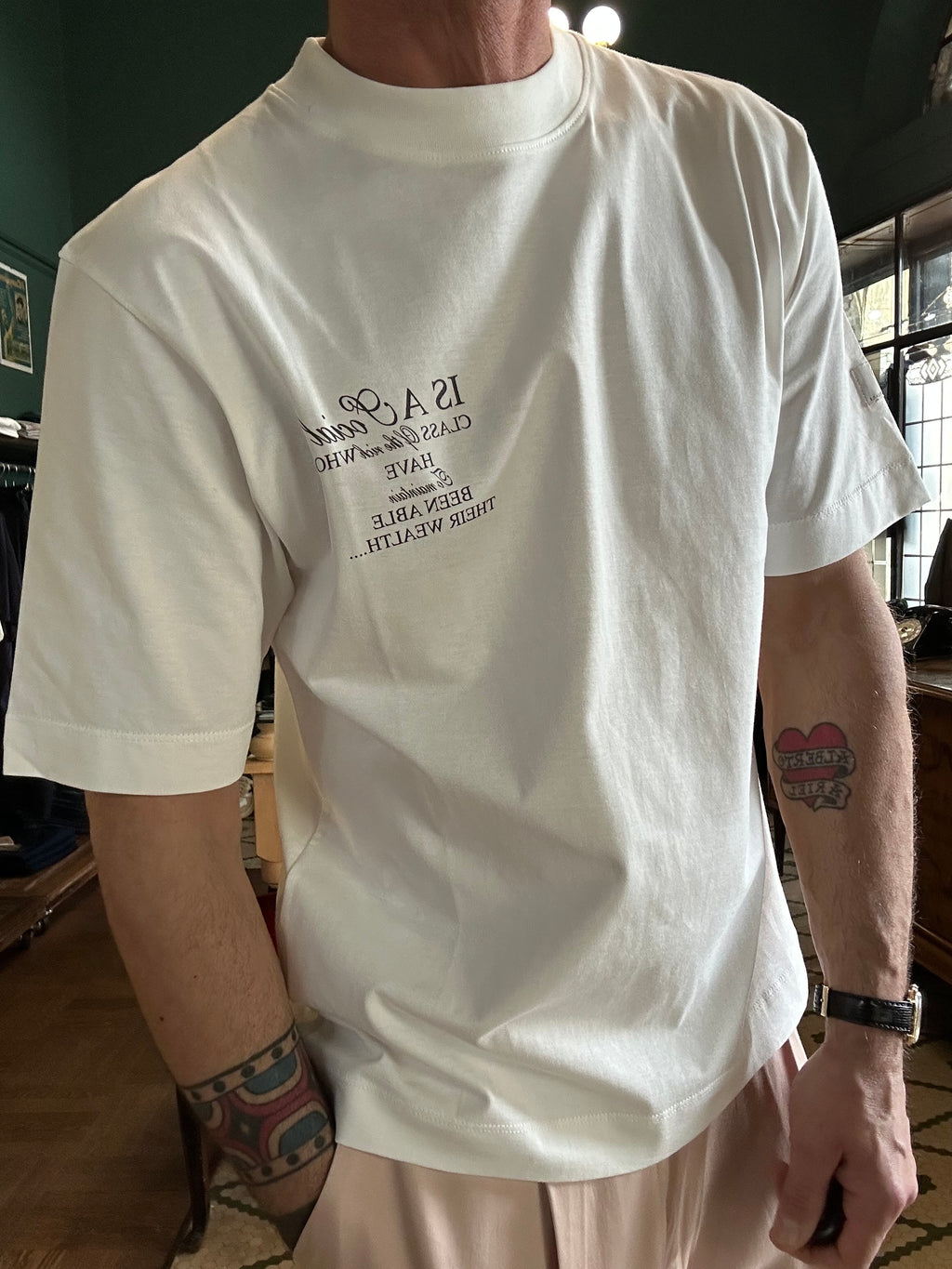 T-shirt oversize stampa su retro